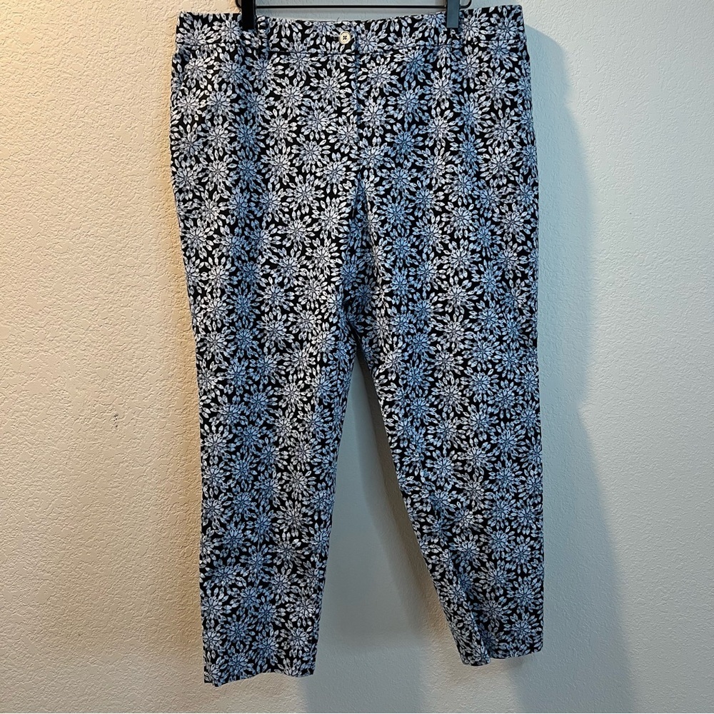 Women’s MICHAEL Michael Kors blue floral Capri pants size 16W